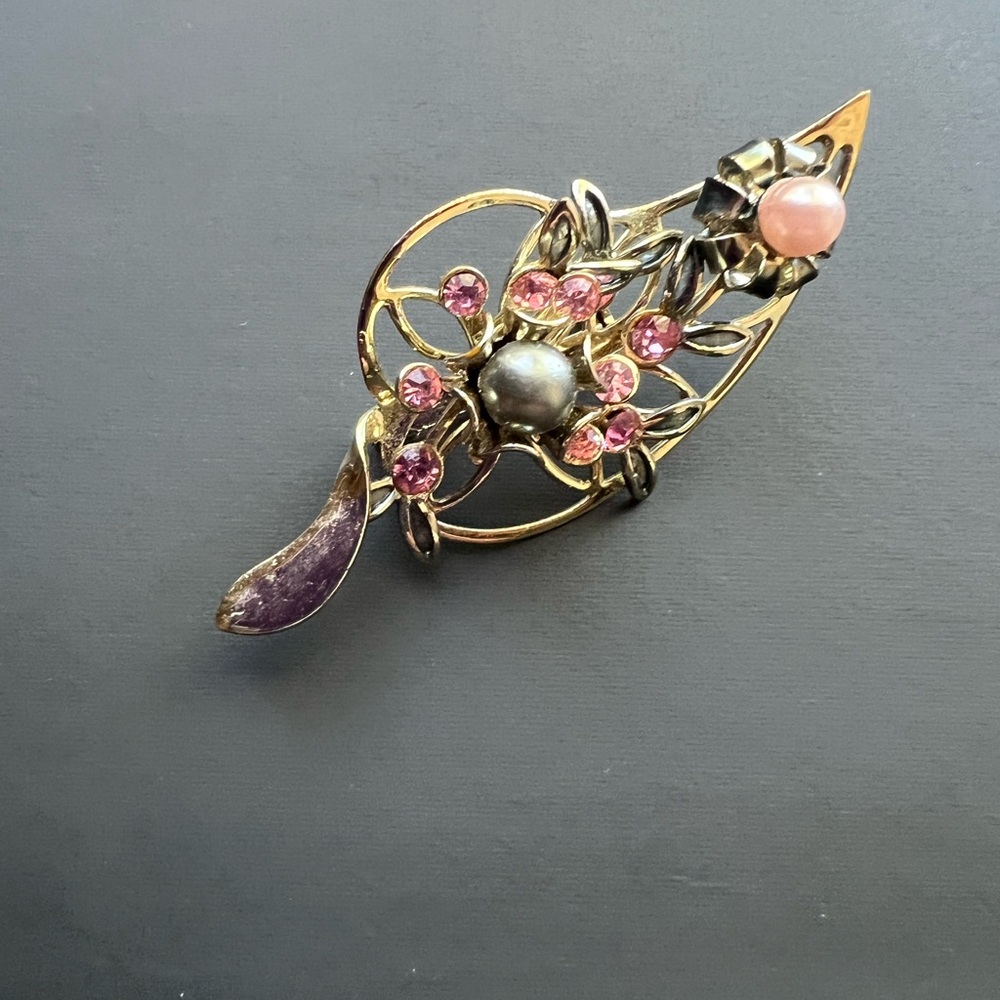 Vintage Gold Tone Brooch with Pink Rhinestones - Picture 4 of 7